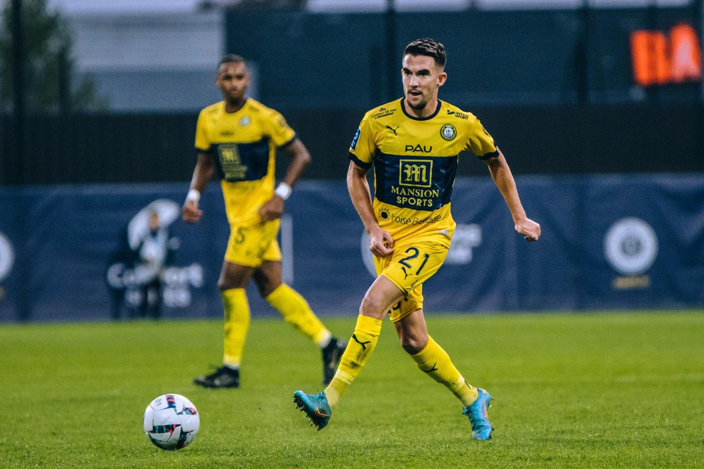 Không tính thủ môn Olliero, Beusnard là người duy nhất chơi trọn vẹn 11 trận mùa này.