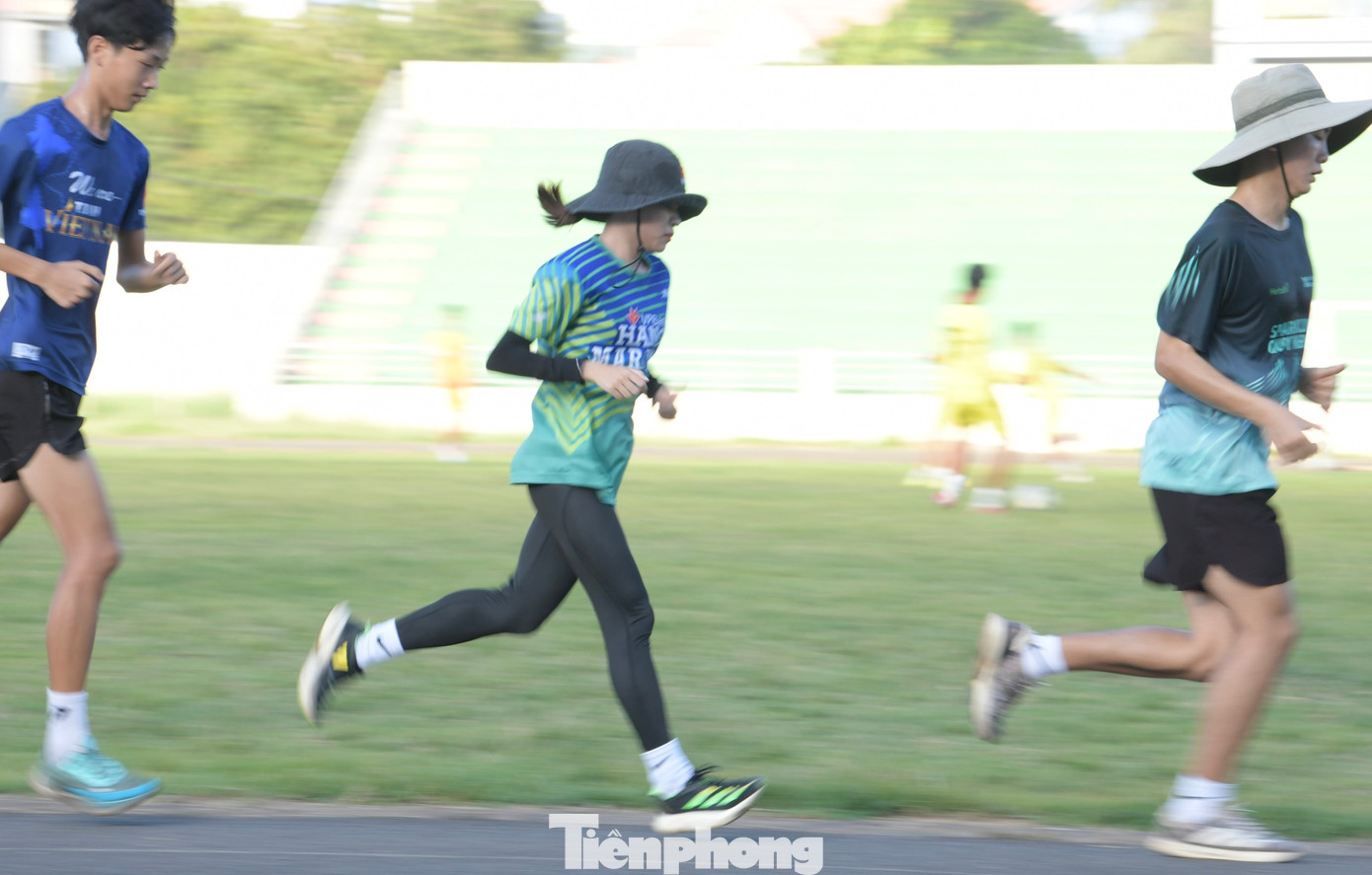 Năm nay Tiền Phong Marathon 2024 được tổ chức tại Phú Yên, Tuyết quyết tâm bảo vệ tấm Huy chương Vàng trong sự cổ vũ của khán giả quê nhà. Những ngày tập luyện ở Quảng trường 1/4, Tuyết luôn nhận được sự quan tâm của người dân thành phố Tuy Hòa. Tất cả đều coi VĐV 20 tuổi sinh ra tại xã Hòa Thịnh, Tây Hòa là nguồn cảm hứng và niềm tự hào của "xứ nẫu".