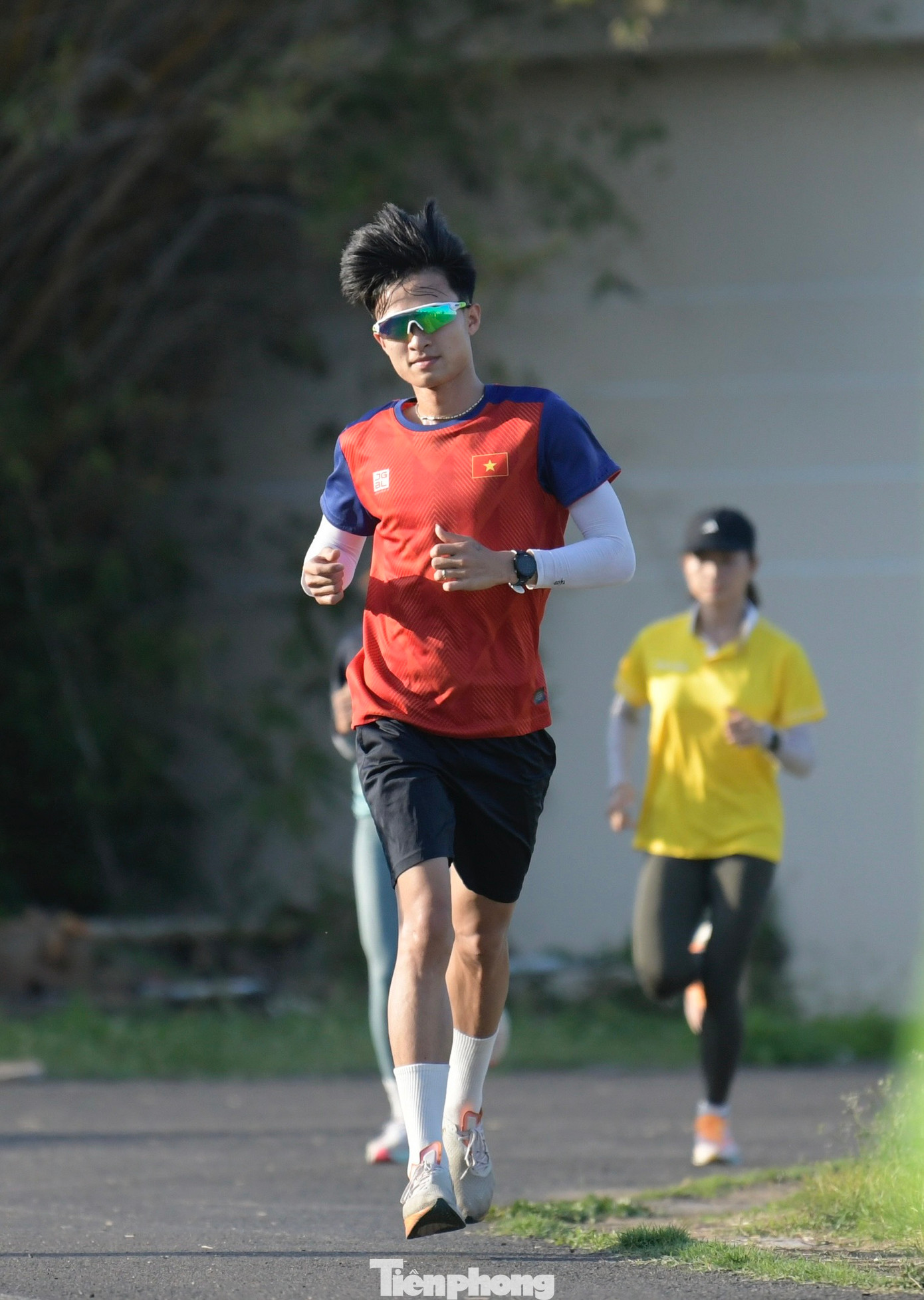 Gắn bó với Tiền Phong Marathon từ những ngày đầu bước vào sự nghiệp thể thao chuyên nghiệp và 2 lần giành Huy chương Vàng thiếu niên và trẻ, Trung Cường đặt mục tiêu lần đầu tiên sở hữu tấm Huy chương Vàng hệ nam tuyển.