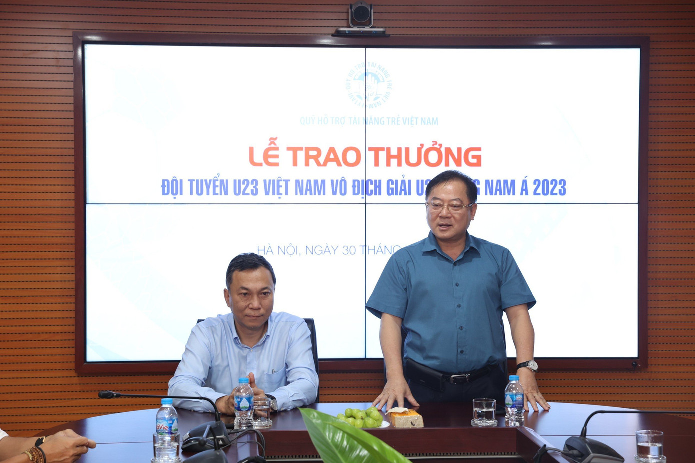 Nhà báo Lê Xuân Sơn - Tổng biên tập báo Tiền Phong, Giám đốc Quỹ hỗ trợ tài năng trẻ Việt Nam ca ngợi &quot;chiến thắng của U23 Việt Nam mang tới sự hứng khởi, động lực lớn cho thế hệ trẻ&quot;.