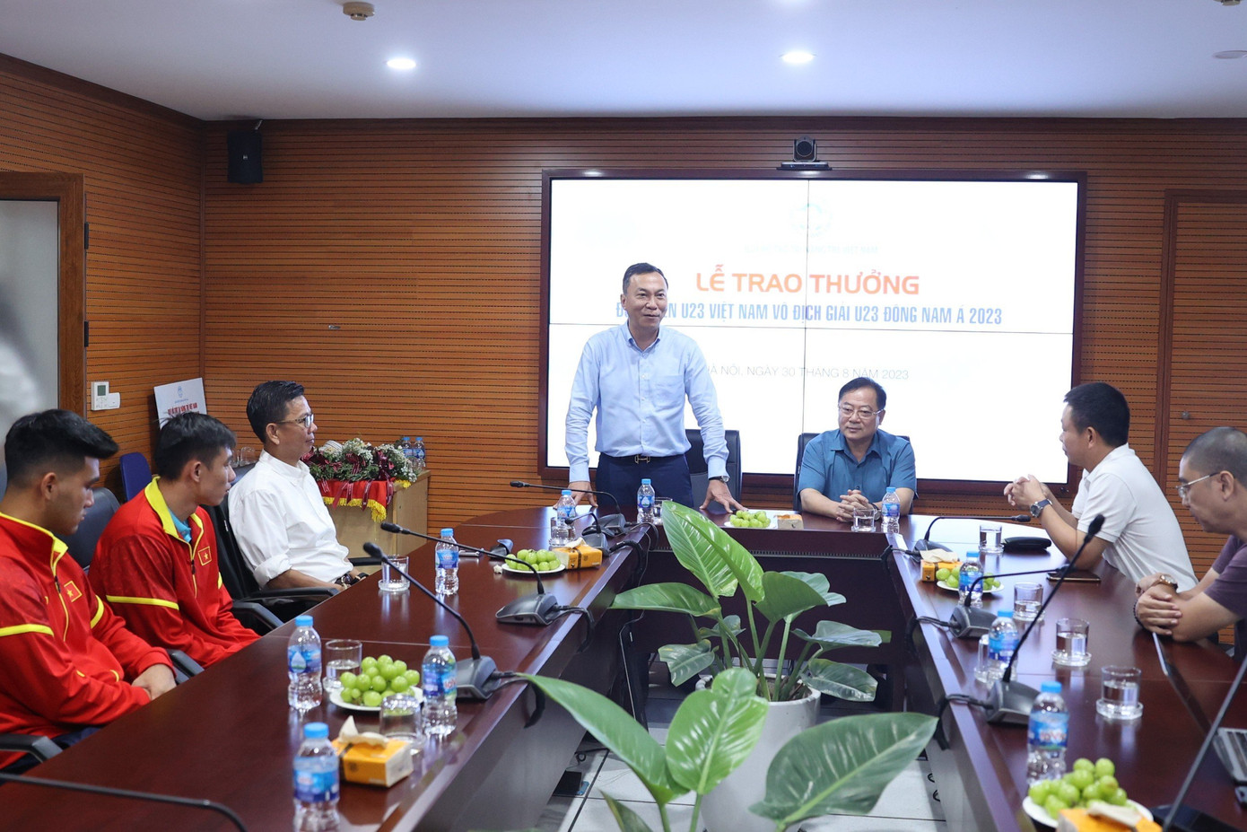 Ông cũng nói rằng &quot;đây chỉ là thành công bước đầu, mang tới sự tự tin để tất cả tiếp tục hướng đến những tiêu cao hơn&quot;.