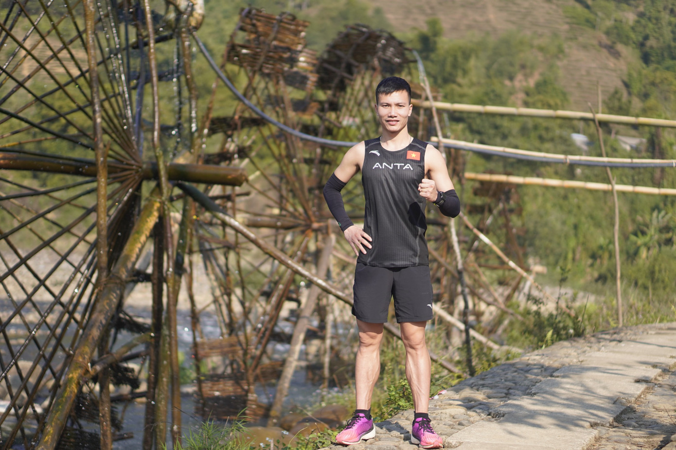 Tại SEA Games 32 sắp tới, Đỗ Quốc Luật sẽ thi đấu ở các nội dung 5.000m và 10.000m. Tại SEA Games 32 sắp tới, Đỗ Quốc Luật sẽ thi đấu ở các nội dung 5.000m và 10.000m.