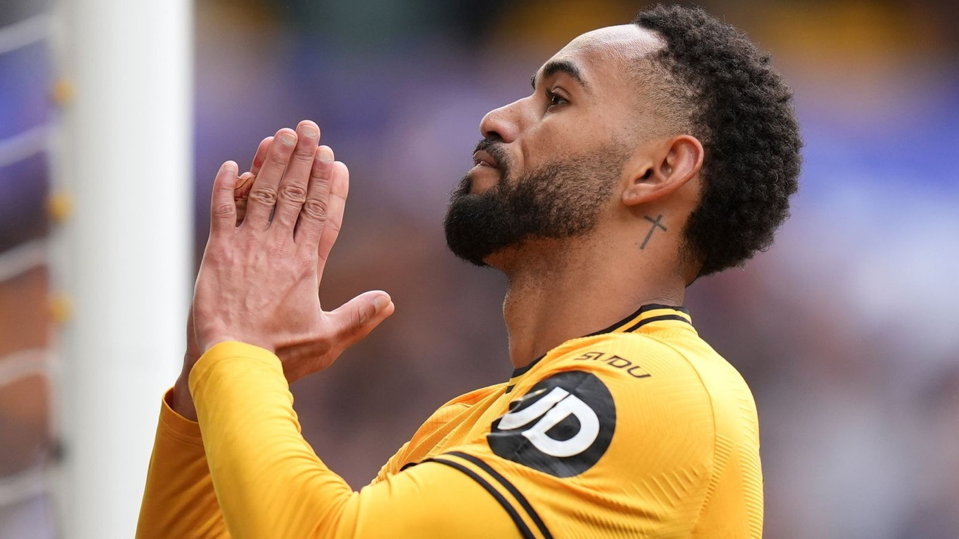 Là một cầu thủ Brazil, Cunha chơi bóng theo bản năng và ghét sự bó buộc. Là một cầu thủ Brazil, Cunha chơi bóng theo bản năng và ghét sự bó buộc.