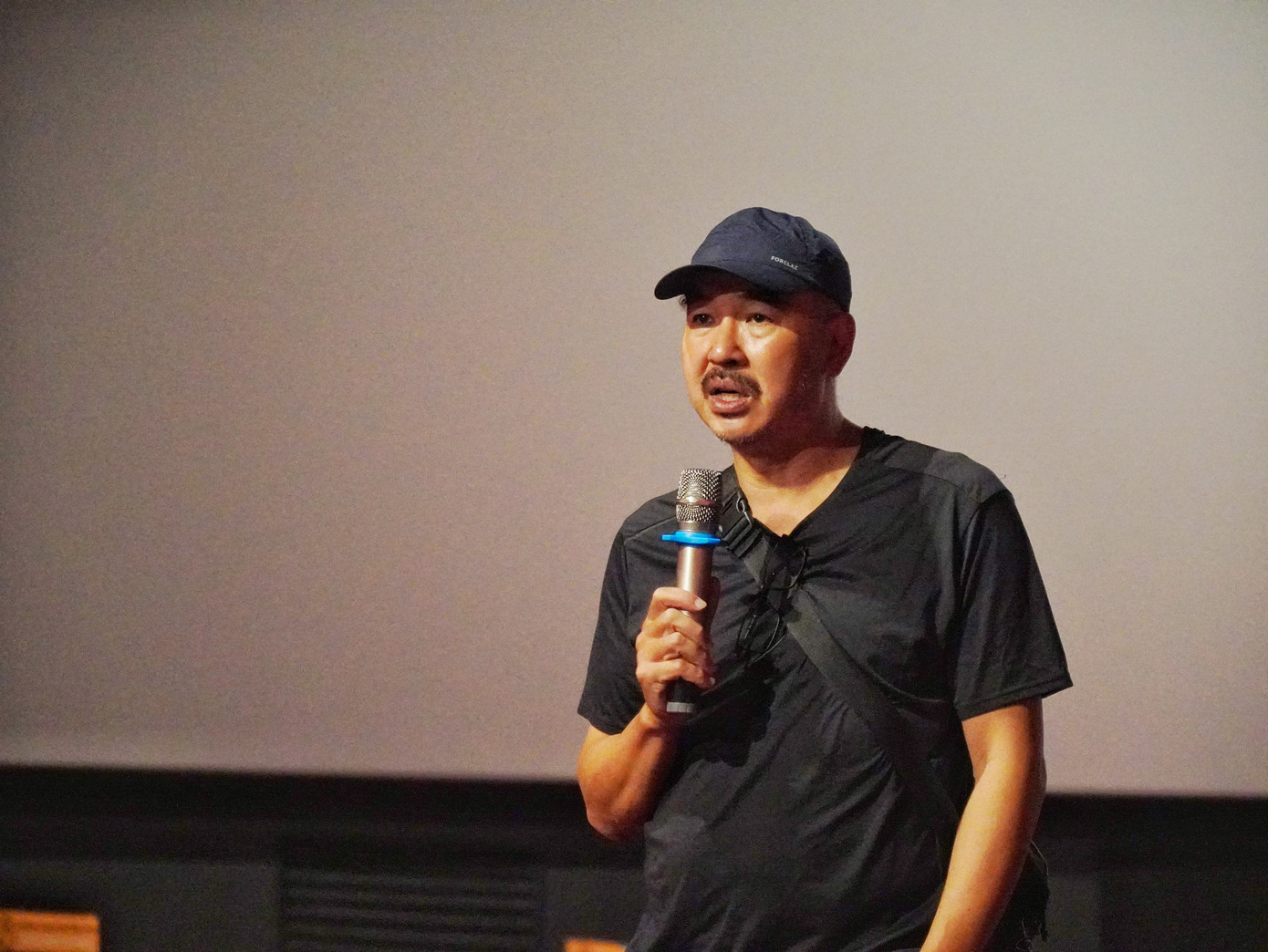 Đạo diễn Bùi Thạc Chuyên chia sẻ về quá trình làm phim Địa đạo cũng như ý nghĩa đằng sau mỗi khung hình. Ảnh: Thế Khải.