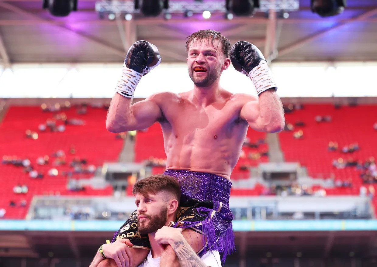 Chiến thắng lớn nhất trong sự nghiệp Josh Padley là trước Mark Chamberlain hồi tháng 9 năm ngoái. Chiến thắng lớn nhất trong sự nghiệp Josh Padley là trước Mark Chamberlain hồi tháng 9 năm ngoái.