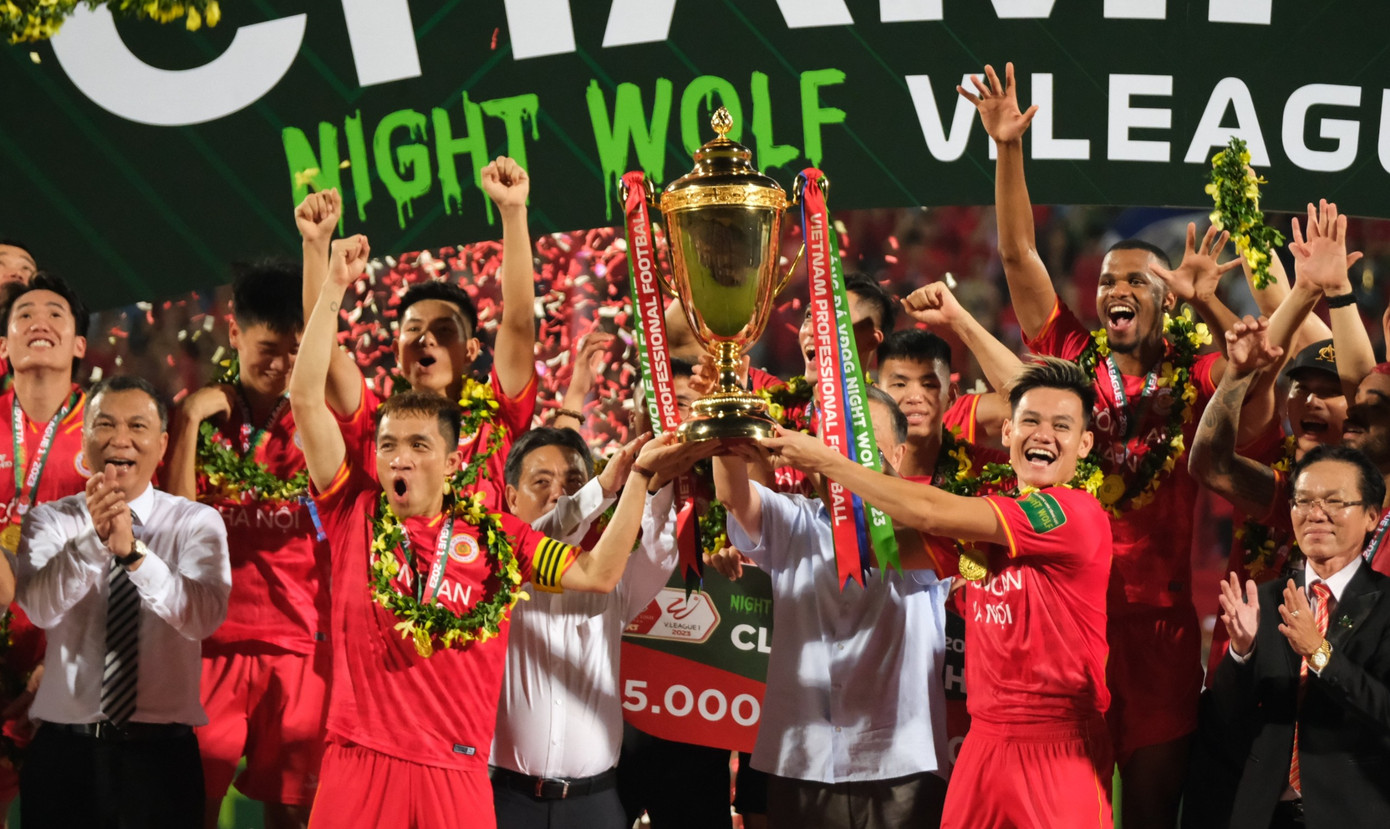 CLB CAHN vô địch V-League ngay mùa giải tham dự đầu tiên. (Ảnh: Mạnh Thắng)