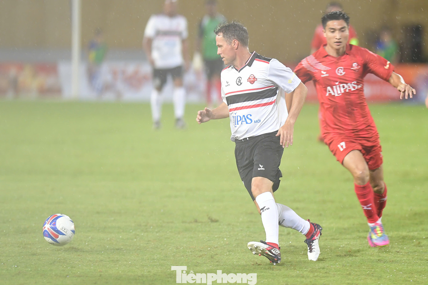 Mặc dù thời gian khoác áo MU chỉ 3 năm nhưng Owen đã tạo nên nhiều khoảnh khắc đáng nhớ, bao gồm bàn thắng ấn định chiến thắng 4-3 ở trận derby Manchester mùa 2009/10.