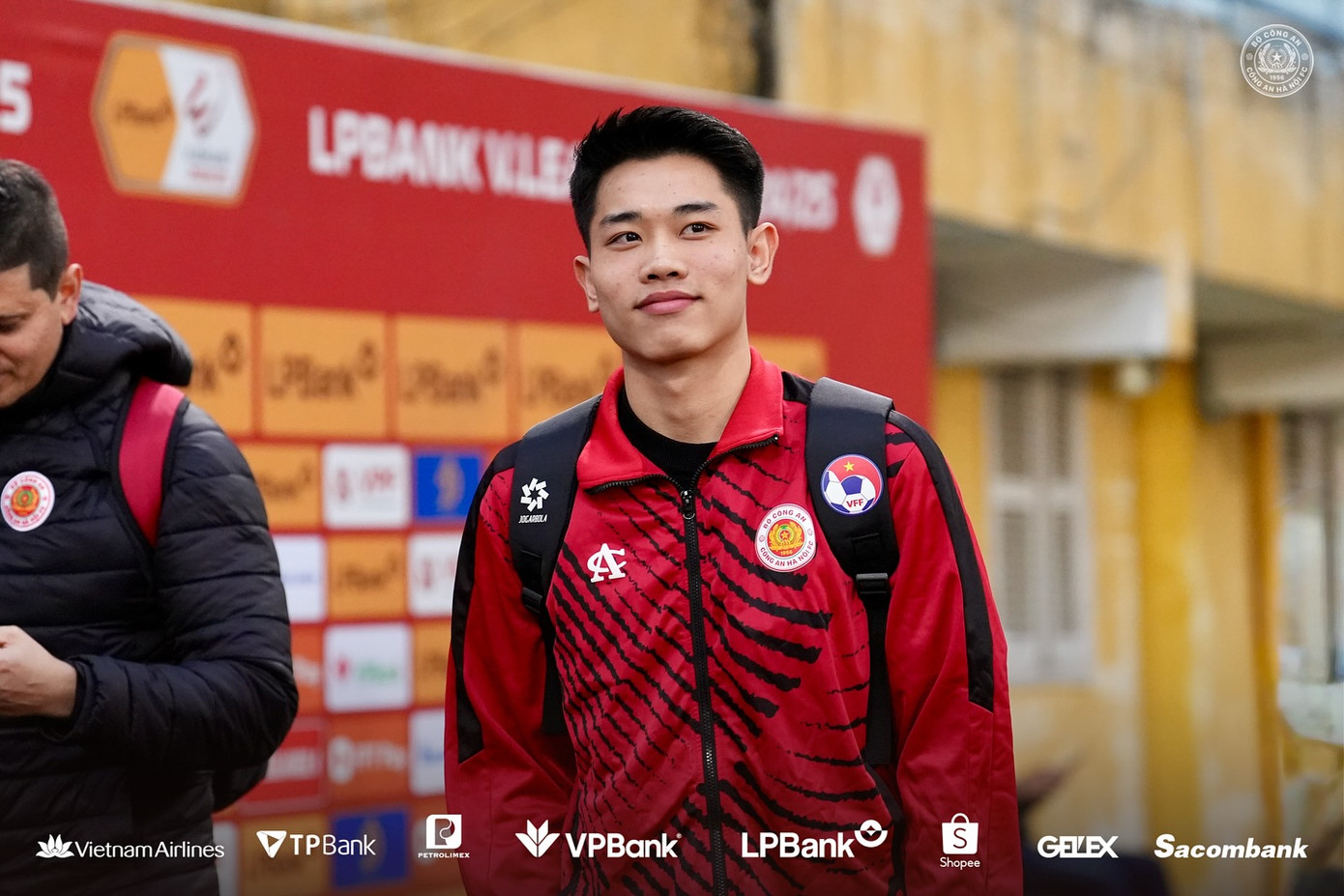 Hòa nhau 4-4, CAHN và Quảng Nam tạo nên màn rượt đuổi ngoạn mục từng phút giây ảnh 5