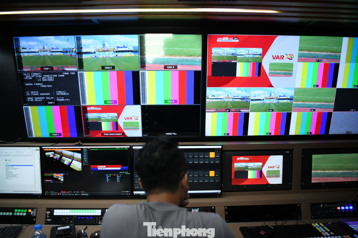 Theo truyền thống nhiều năm, trận Siêu cúp Quốc gia 2023 tiếp tục không đặt vấn đề bản quyền, nhằm đưa trận đấu đỉnh cao tới đại đa số khán giả.