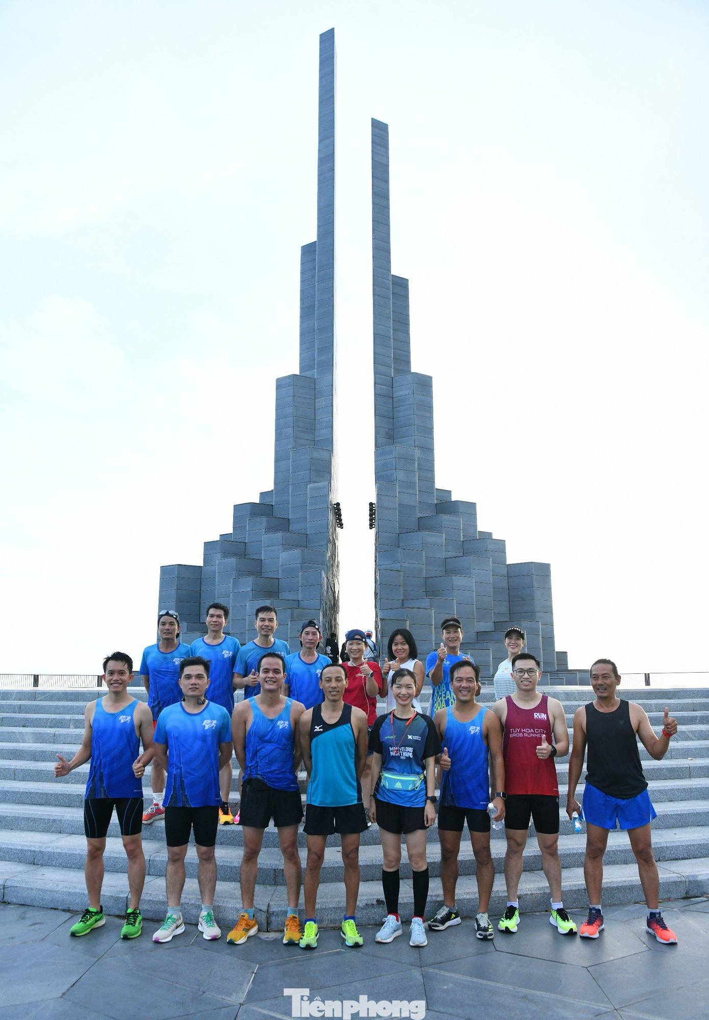 CLB Phú Yên Runners với nhiều thành viên nữ sẵn sàng cho Tiền Phong Marathon 2024.