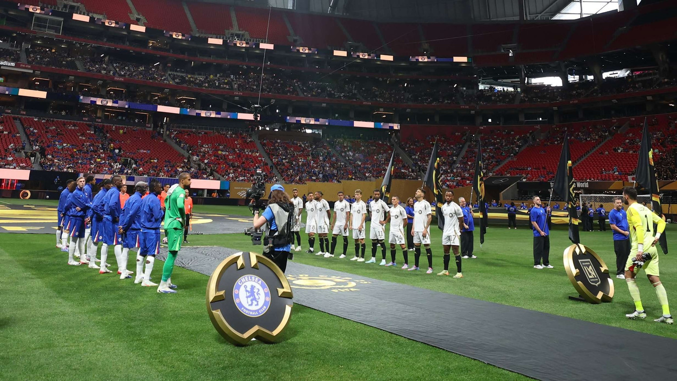 Các cầu thủ tiến hành nghi thức ra mắt khán giả trước khi bước vào trận đấu tại FIFA Club World Cup 2025. Các cầu thủ tiến hành nghi thức ra mắt khán giả trước khi bước vào trận đấu tại FIFA Club World Cup 2025.