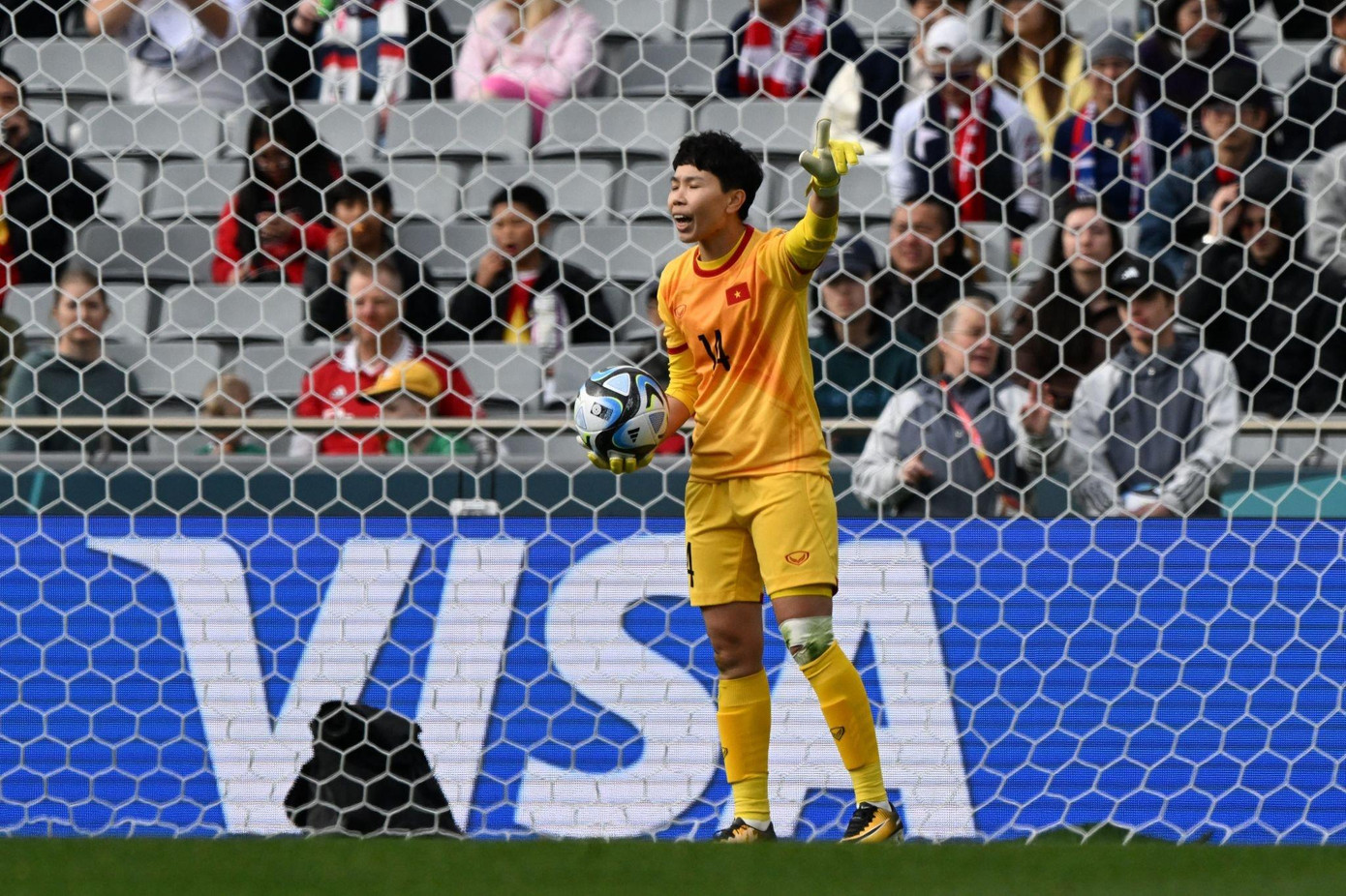 Sau trận đấu, Kim Thanh cho biết cô đã nghiên cứu kỹ các đối thủ và nắm bắt thói quen dứt điểm của Morgan để rồi ngả người chính xác khi đối đầu trên chấm phạt đền. Sau trận đấu, Kim Thanh cho biết cô đã nghiên cứu kỹ các đối thủ và nắm bắt thói quen dứt điểm của Morgan để rồi ngả người chính xác khi đối đầu trên chấm phạt đền.