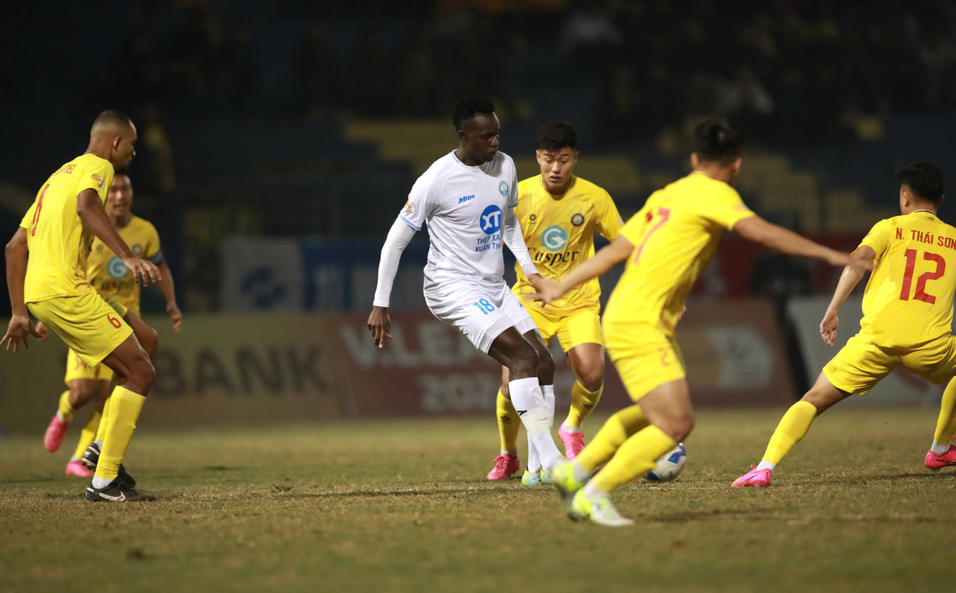 Thanh Hóa và Nam Định níu chân nhau tại xứ Thanh ảnh 11