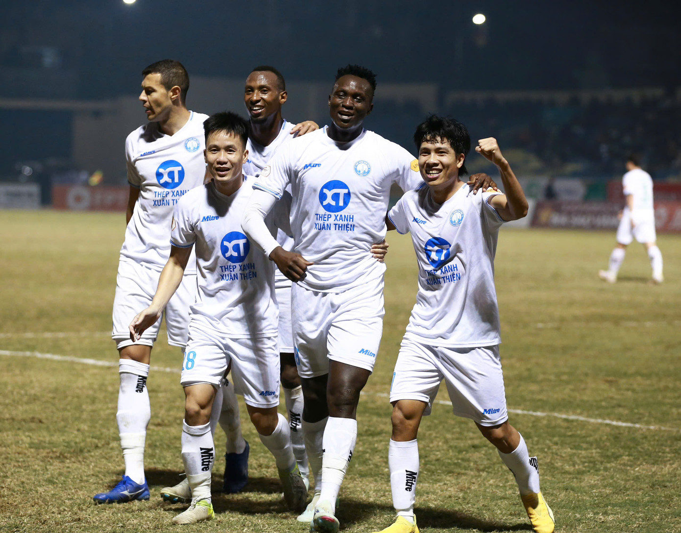 Thanh Hóa và Nam Định níu chân nhau tại xứ Thanh ảnh 25