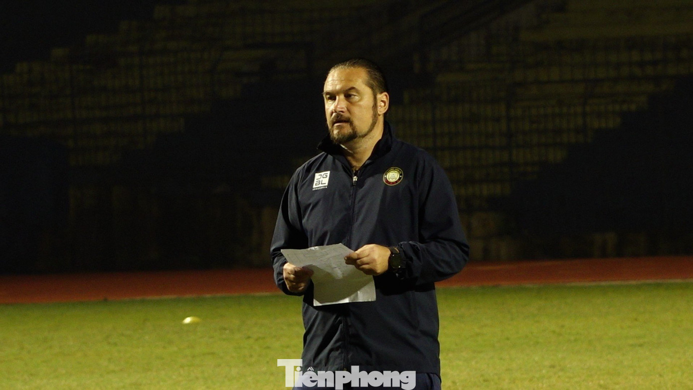 Theo HLV Popov, điều quan trọng là các cầu thủ tin tưởng HLV, tất cả cùng nhìn về một hướng. Theo HLV Popov, điều quan trọng là các cầu thủ tin tưởng HLV, tất cả cùng nhìn về một hướng.