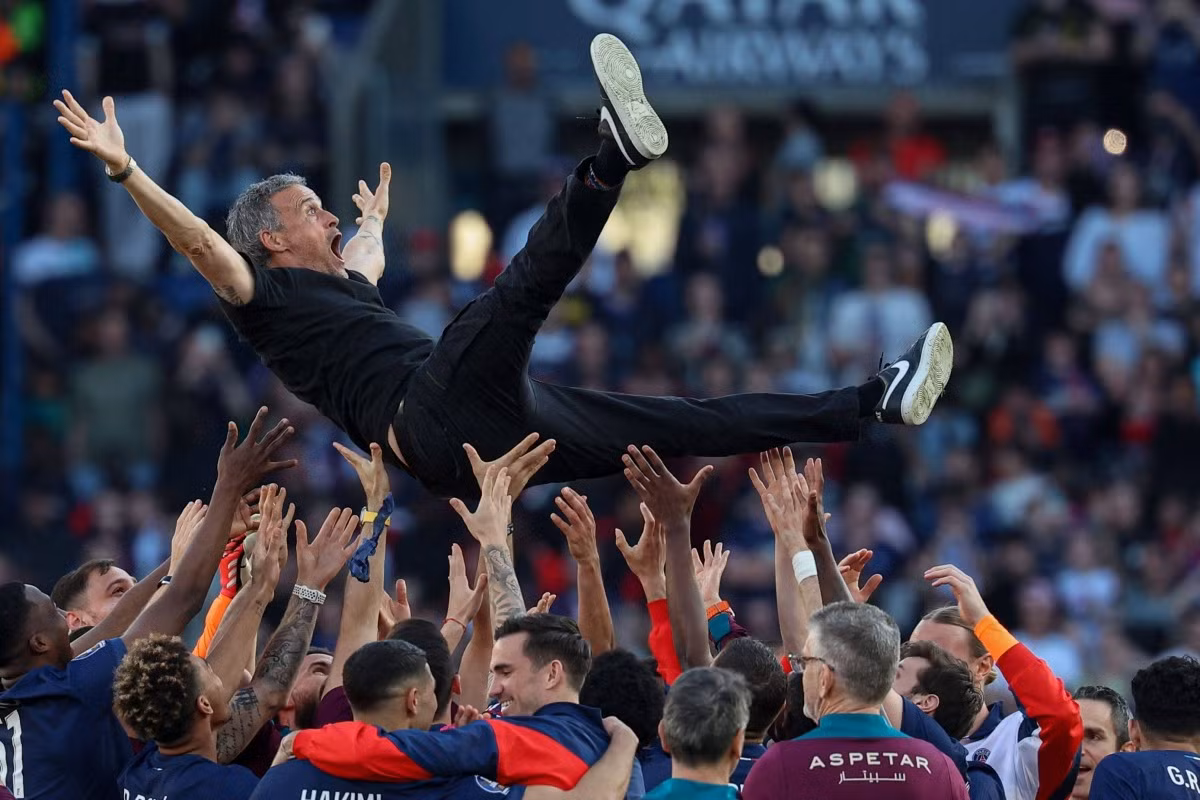 Giờ đây, Luis Enrique là ngôi sao duy nhất trong một tập thể đầy sức mạnh. Giờ đây, Luis Enrique là ngôi sao duy nhất trong một tập thể đầy sức mạnh.
