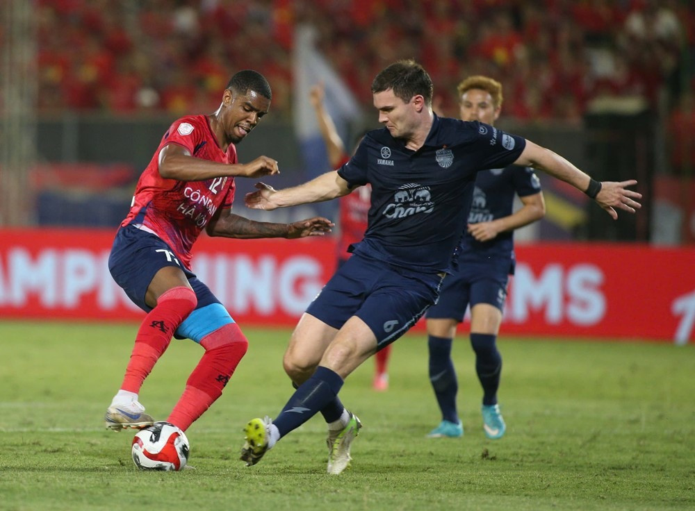 Alan đang đồng dẫn đầu cuộc đua ghi bàn Alan đang đồng dẫn đầu cuộc đua ghi bàn