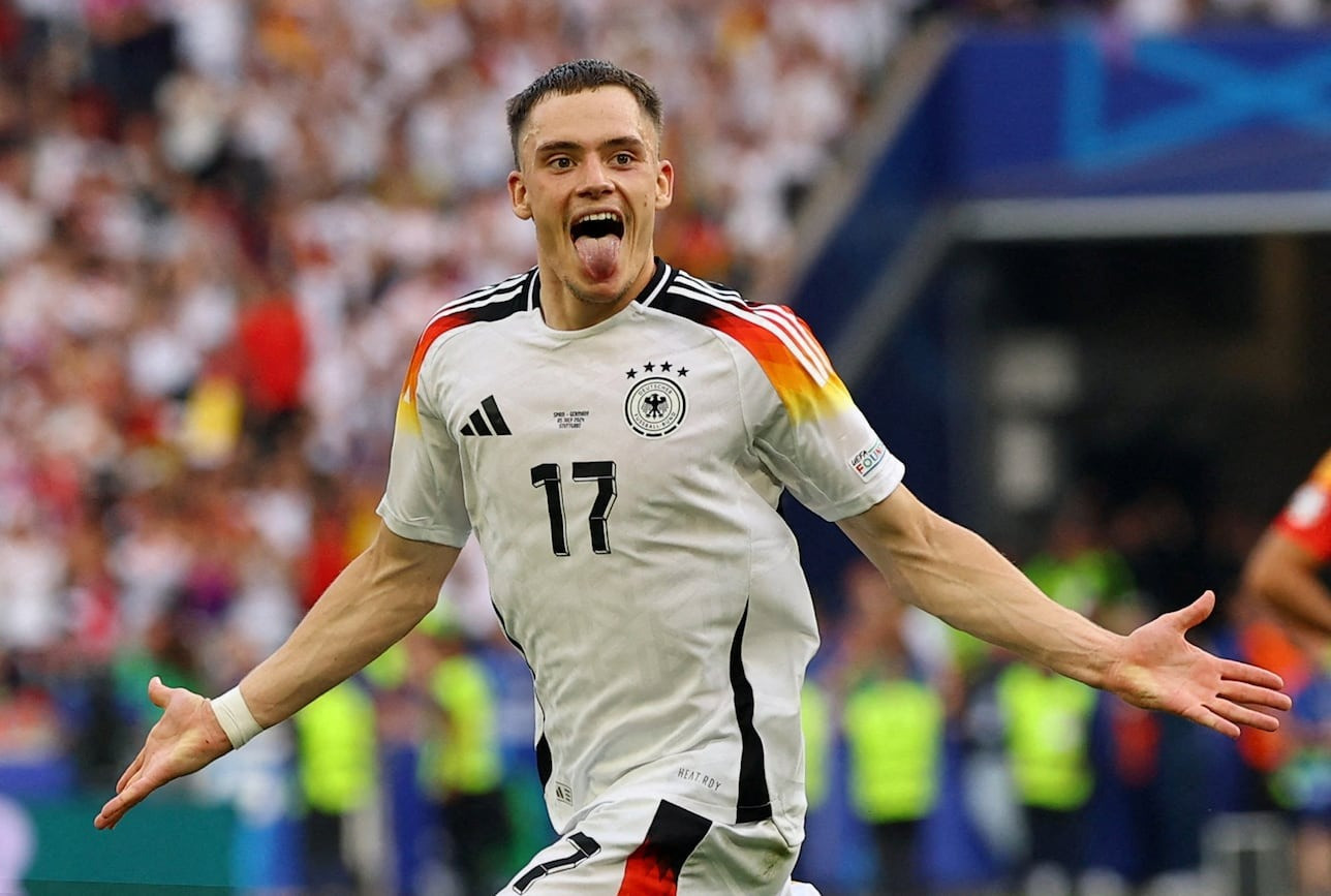 So với trước giải đấu,Florian Wirtz chỉ tăng thêm 20 triệu euro, tương ứng 18% dù có liên tiếp những đêm diễn bùng nổ trong áo tuyển Đức, đặc biệt là bàn gỡ hòa trong trận thua Tây Ban Nha ở tứ kết. Mặc dù vậy, việc giá trị hiện tại ở mức 130 triệu euro cũng là rất cao với tiền đạo mới 21 tuổi.