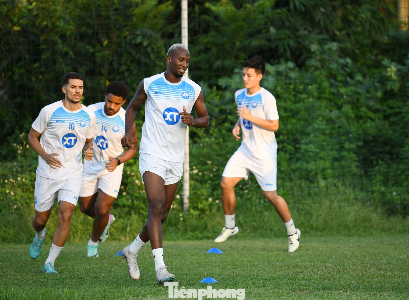 Caio Cesar được kỳ vọng sẽ nâng cấp hàng tiền vệ của Thép Xanh Nam Định, vừa che chắn cho hàng phòng ngự vừa cung cấp nền tảng cho tuyến đầu. Bản thân cầu thủ 29 tuổi cũng là nguồn cung cấp bàn thắng tốt, khi ghi tới 13 bàn trong 4 mùa cuối chơi tại J League 2 trong màu áo V-Varen Nagasaki (Nhật Bản).