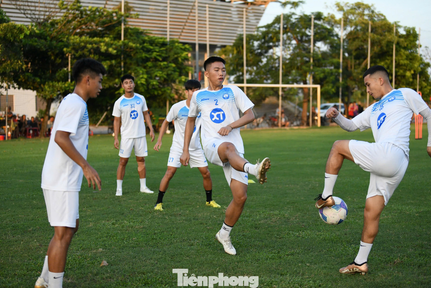 Vì AFC Champions League Two không giới hạn số lượng cầu thủ ngoại, Thép Xanh Nam Định hiện có 6 cầu thủ nước ngoài, gồm Rafaelson, Hendrio, Lucas và các tân binh Mpande, Caio Cesar, Walber Motta.
