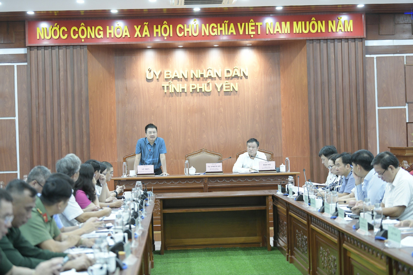 Nhà báo Vũ Tiến - Phó Tổng biên tập báo Tiền Phong, Phó trưởng Ban tổ chức đề nghị các bên liên quan phối hợp chặt chẽ, đảm bảo tiến độ, kiến tạo một giải đấu thành công.