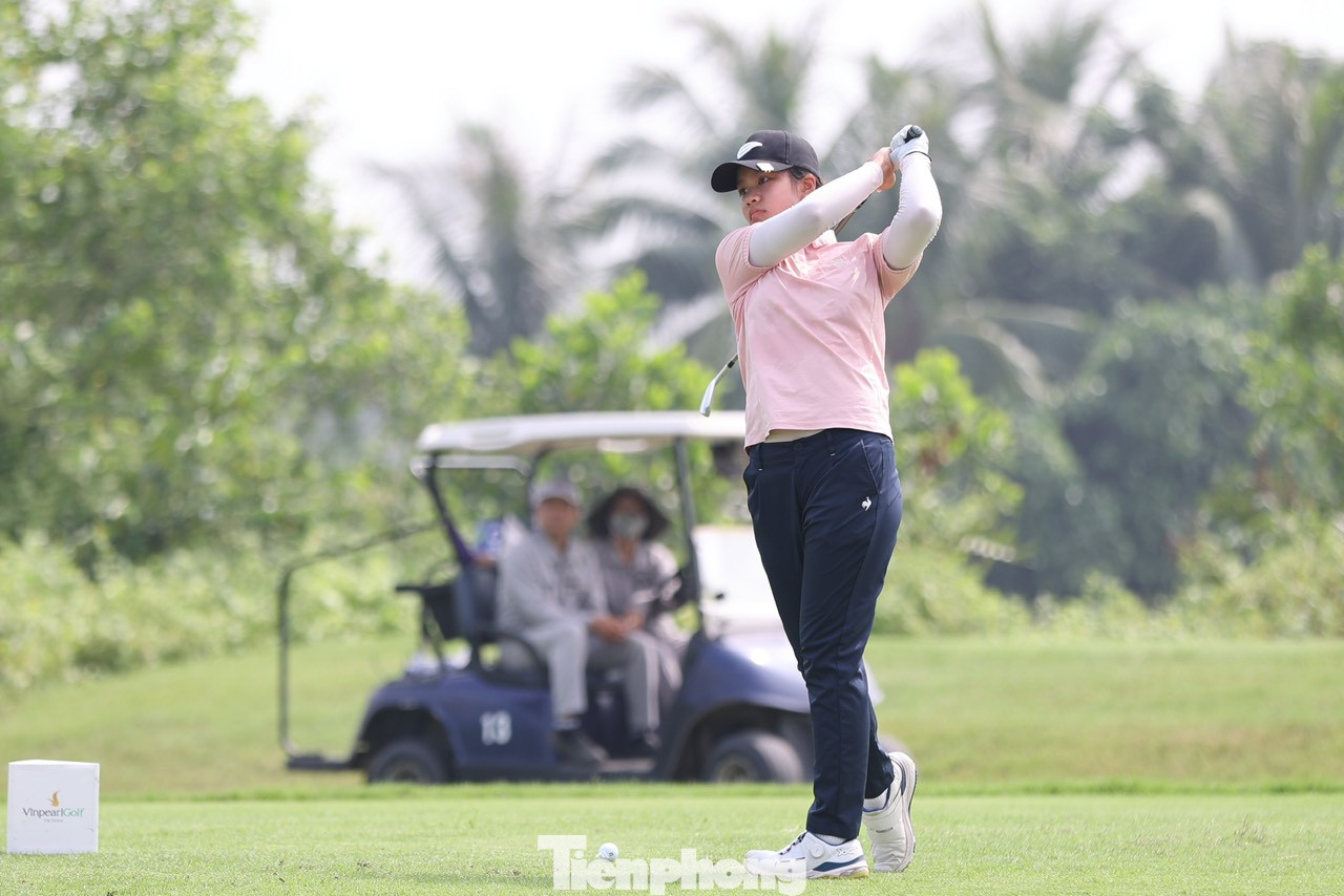Gia Hân nói rằng những trải nghiệm tuyệt vời ở hai lần trước tham dự Giải Vô địch Golf Quốc gia đã đem lại bài học cũng như động lực để cô tự tin đạt kết quả tốt tại giải năm nay. Gia Hân nói rằng những trải nghiệm tuyệt vời ở hai lần trước tham dự Giải Vô địch Golf Quốc gia đã đem lại bài học cũng như động lực để cô tự tin đạt kết quả tốt tại giải năm nay.