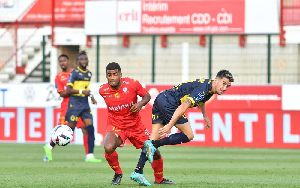 Beusnard (phải) và các đồng đội đang chơi tốt dần lên Beusnard (phải) và các đồng đội đang chơi tốt dần lên