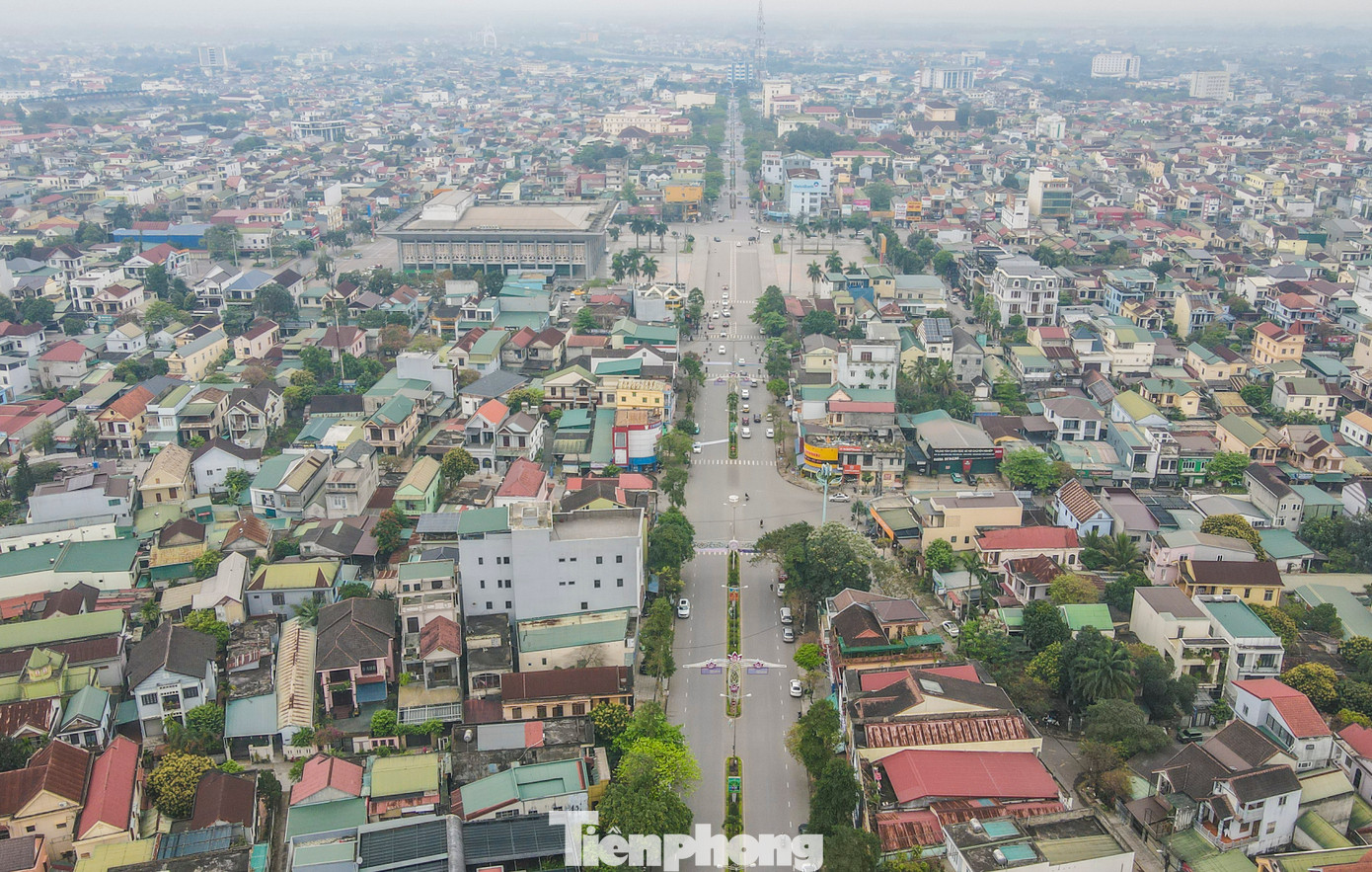 Những người kiên cường, dũng cảm, bất khuất trong cuộc kháng chiến chống Mỹ cứu nước đã cho thấy sự cần cù, sáng tạo trong lao động sản xuất, phát triển kinh tế, xây dựng cuộc sống mới.