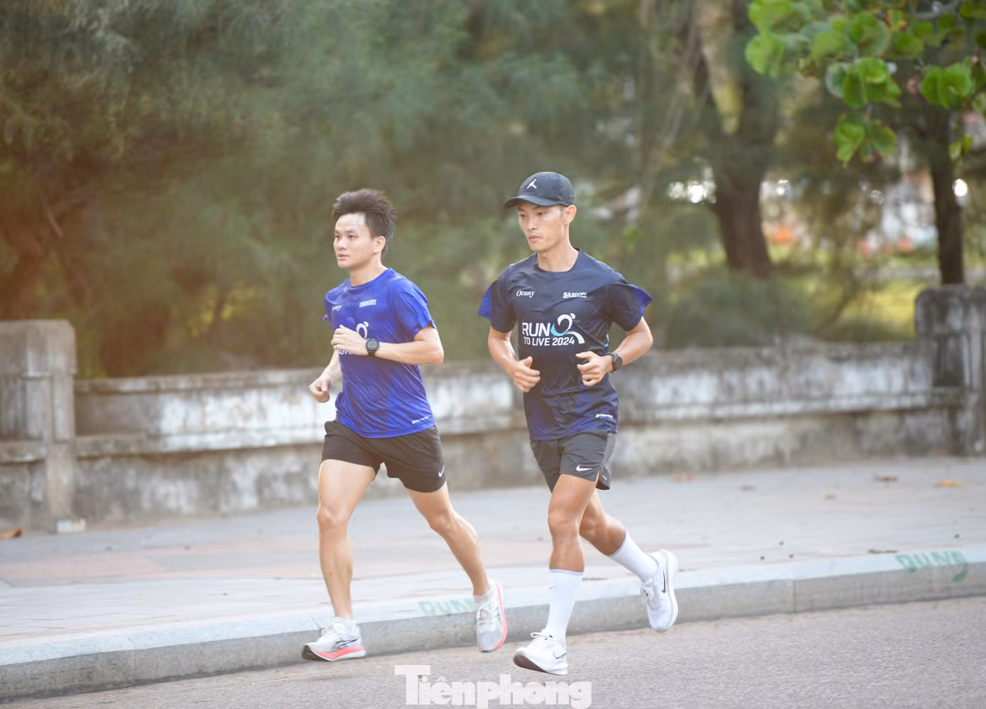 Nhà vô địch Tiền Phong Marathon nội dung full marathon 4 lần liên tiếp tỏ ra thích thú với sự rộng rãi, thoáng đãng của cung đường chạy Phú Yên.