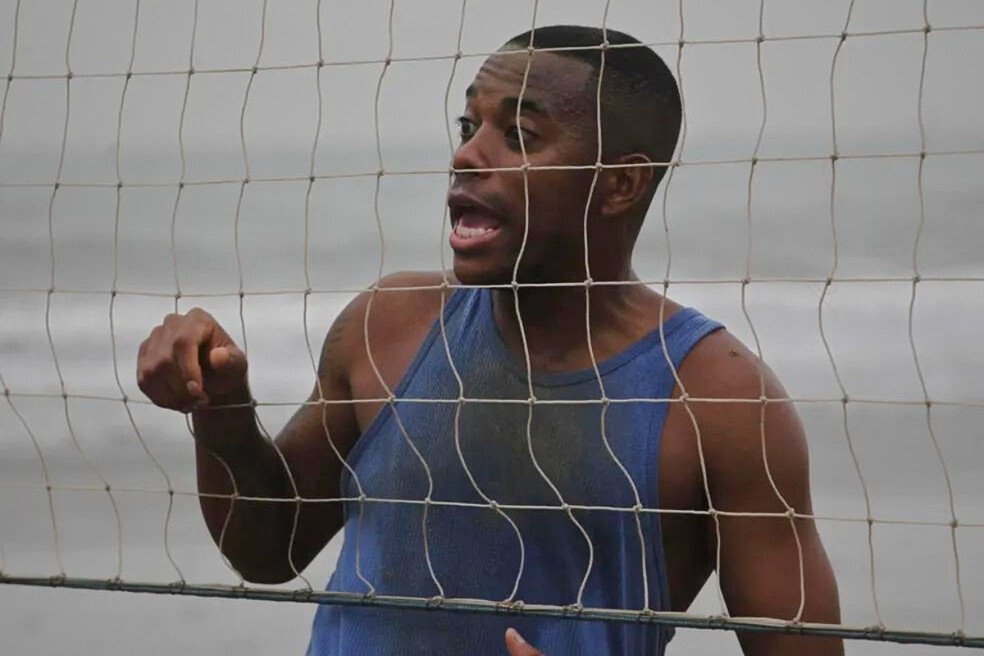 Hình ảnh Robinho được cho là chơi bóng trong tù.