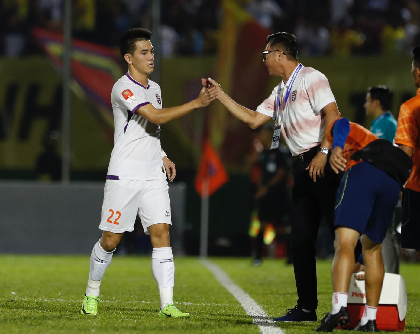 Thua Bình Dương, Nam Định mất ngôi đầu V-League ảnh 17 Thua Bình Dương, Nam Định mất ngôi đầu V-League ảnh 17