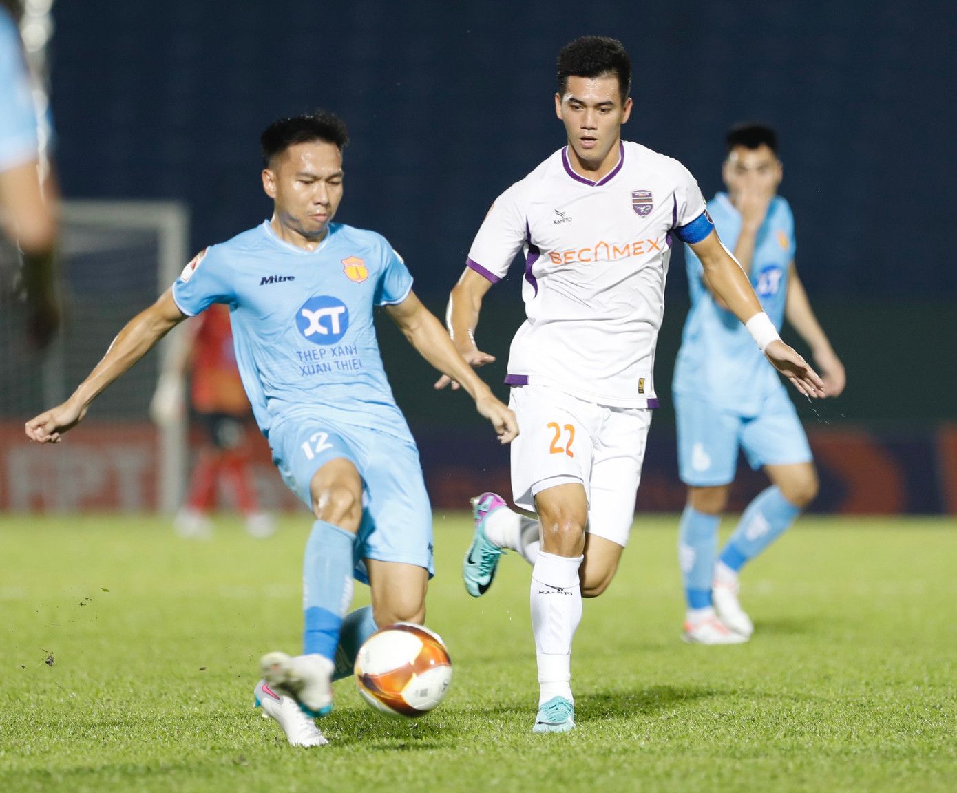 Thua Bình Dương, Nam Định mất ngôi đầu V-League ảnh 8 Thua Bình Dương, Nam Định mất ngôi đầu V-League ảnh 8