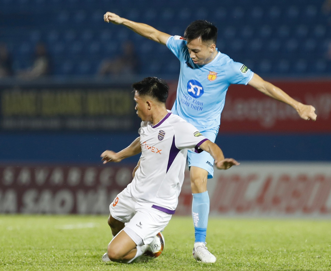 Thua Bình Dương, Nam Định mất ngôi đầu V-League ảnh 7 Thua Bình Dương, Nam Định mất ngôi đầu V-League ảnh 7