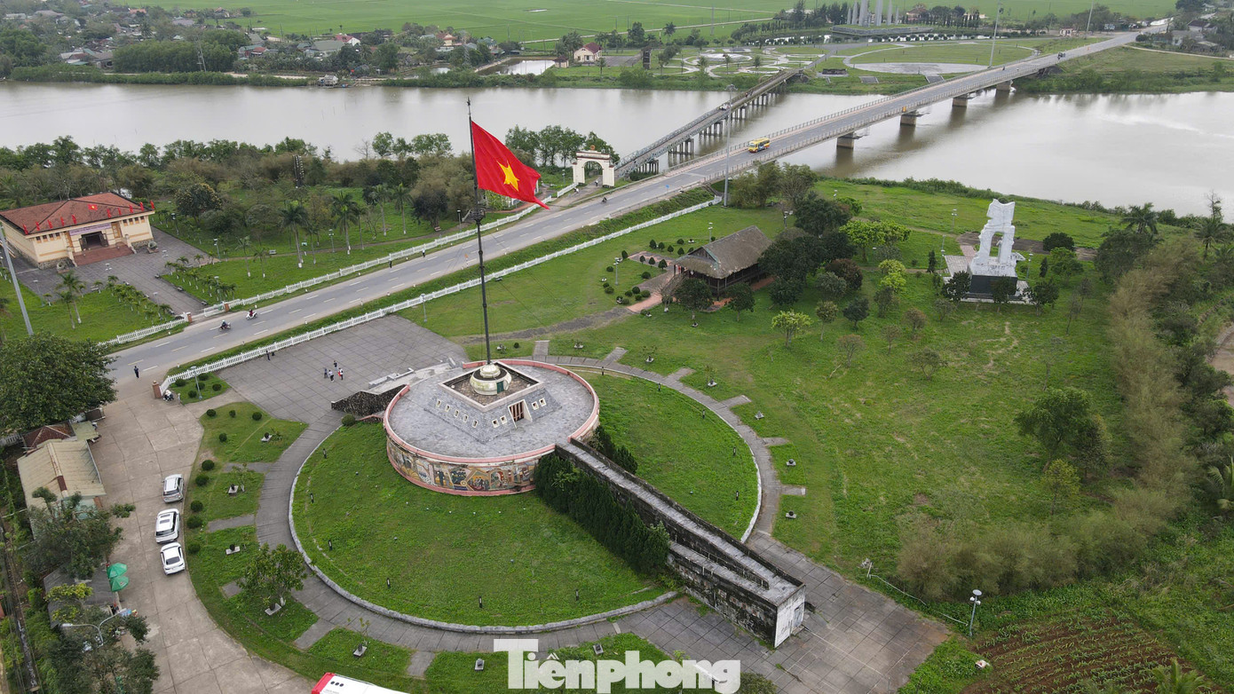 Đôi bờ Hiền Lương - Bến Hải sẽ mãi là khúc tráng ca bất tử về sức sống mãnh liệt, ý chí kiên trung, bền gan vững chí và khát vọng hòa bình, thống nhất non sông của dân tộc ta.