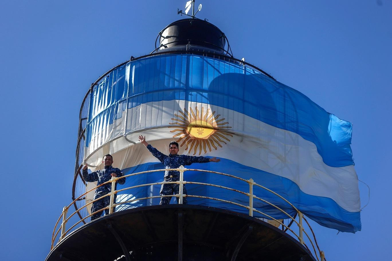 Thất bại của ĐT Argentina được chứng kiến ở ngọn hải đăng 120 năm tuổi Cabo Virgenes. (Ảnh: LaNacion)