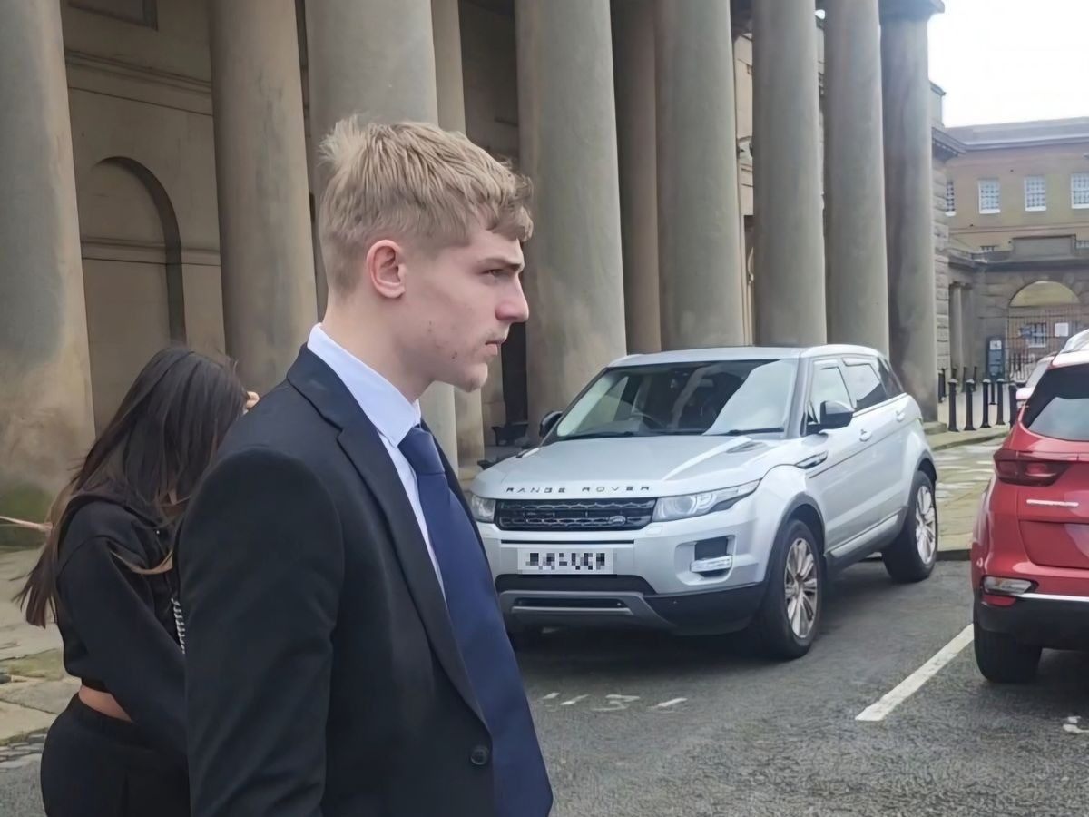 Brandon Williams rời phiên tòa xét xử vụ tai nạn năm 2023. Brandon Williams rời phiên tòa xét xử vụ tai nạn năm 2023.