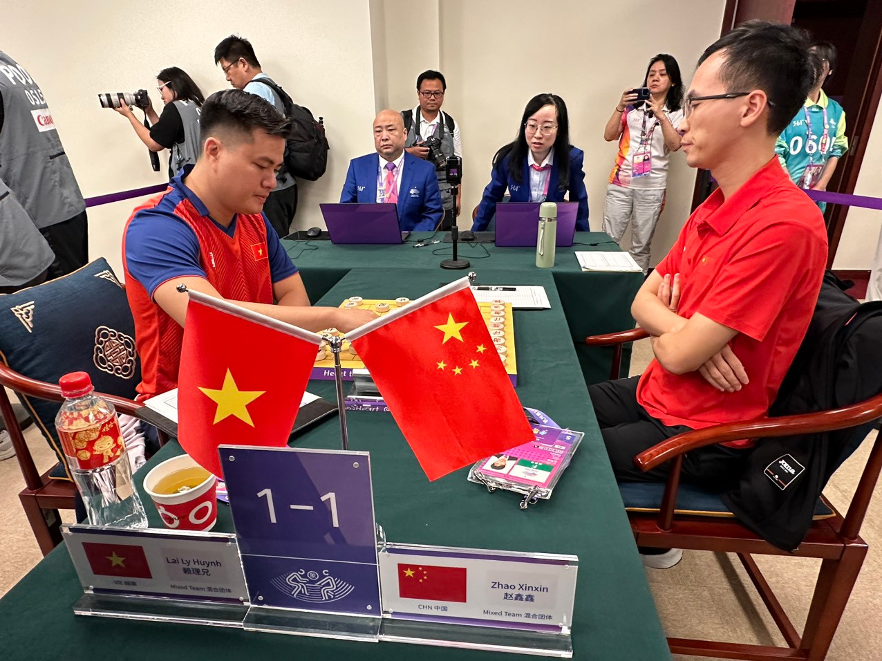 Asiad 19 ngày 1/10: Đội cờ tướng giành huy chương Bạc đồng đội hỗn hợp ảnh 19 Asiad 19 ngày 1/10: Đội cờ tướng giành huy chương Bạc đồng đội hỗn hợp ảnh 19