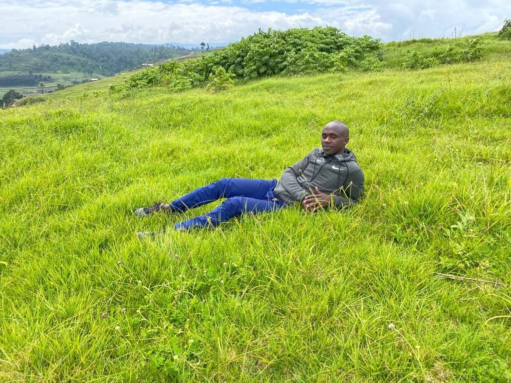 Kiplimo trên đồng cỏ ở quê nhà Kween.