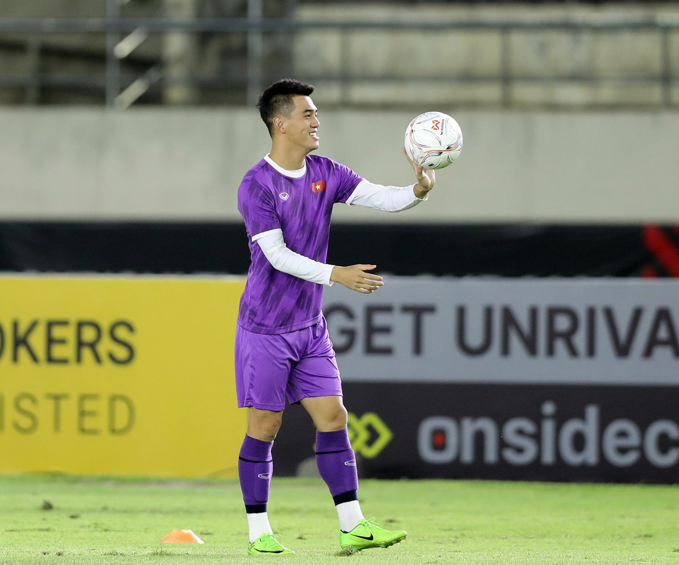 Khuất Văn Khang và Nguyễn Tiến Linh cũng là những gương mặt được kỳ vọng sẽ tỏa sáng ở giải đấu lần này. Khuất Văn Khang và Nguyễn Tiến Linh cũng là những gương mặt được kỳ vọng sẽ tỏa sáng ở giải đấu lần này.