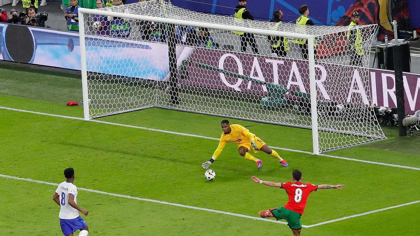 Những khoảnh khắc cứu nước Pháp của Maignan tại EURO 2024.