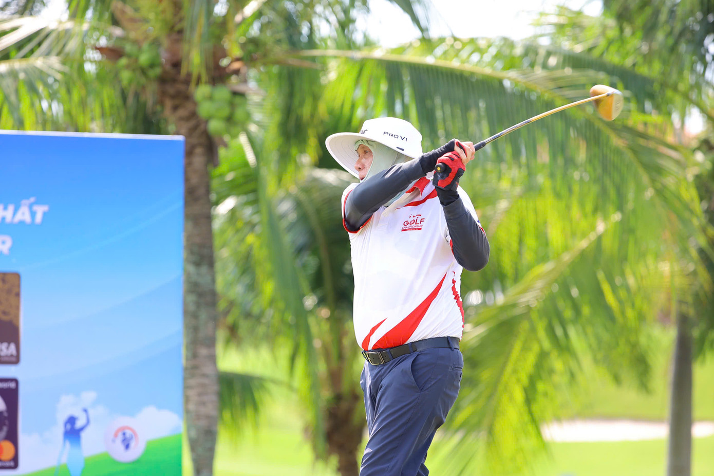 Mặc dù vậy, Tiền Phong Golf Championship - Non sông một dải vẫn đảm bảo đây là một sân chơi với tính chuyên môn cao. Đó là lý do 234 golfer thi đấu đầy quyết tâm, nỗ lực hoàn thành 18 hố đấu với thành tích tốt nhất.