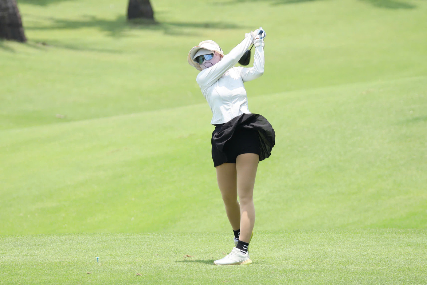 Mặc dù vậy, thách thức càng lớn càng mang lại sự phấn khích cho những golfer tham dự Tiền Phong Golf Championship - Non sông một dải. Rất nhiều cú đánh tốt và điểm số ấn tượng được tạo ra trong ngày 27/4.