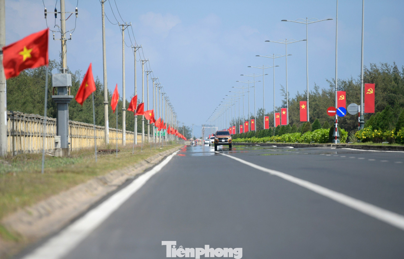 Những con đường ở Phú Yên đã gây ấn tượng tốt với các VĐV bởi sự thoáng đãng, rộng rãi và đặc biệt là vô cùng sạch đẹp. Những con đường ở Phú Yên đã gây ấn tượng tốt với các VĐV bởi sự thoáng đãng, rộng rãi và đặc biệt là vô cùng sạch đẹp.