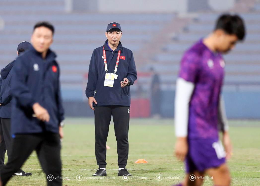 HLV KIm Sang-sik khẳng định &quot;tinh thần các tuyển thủ đang lên cao hơn bao giờ hết, sẵn sàng cho chiến thắng trước Thái Lan.