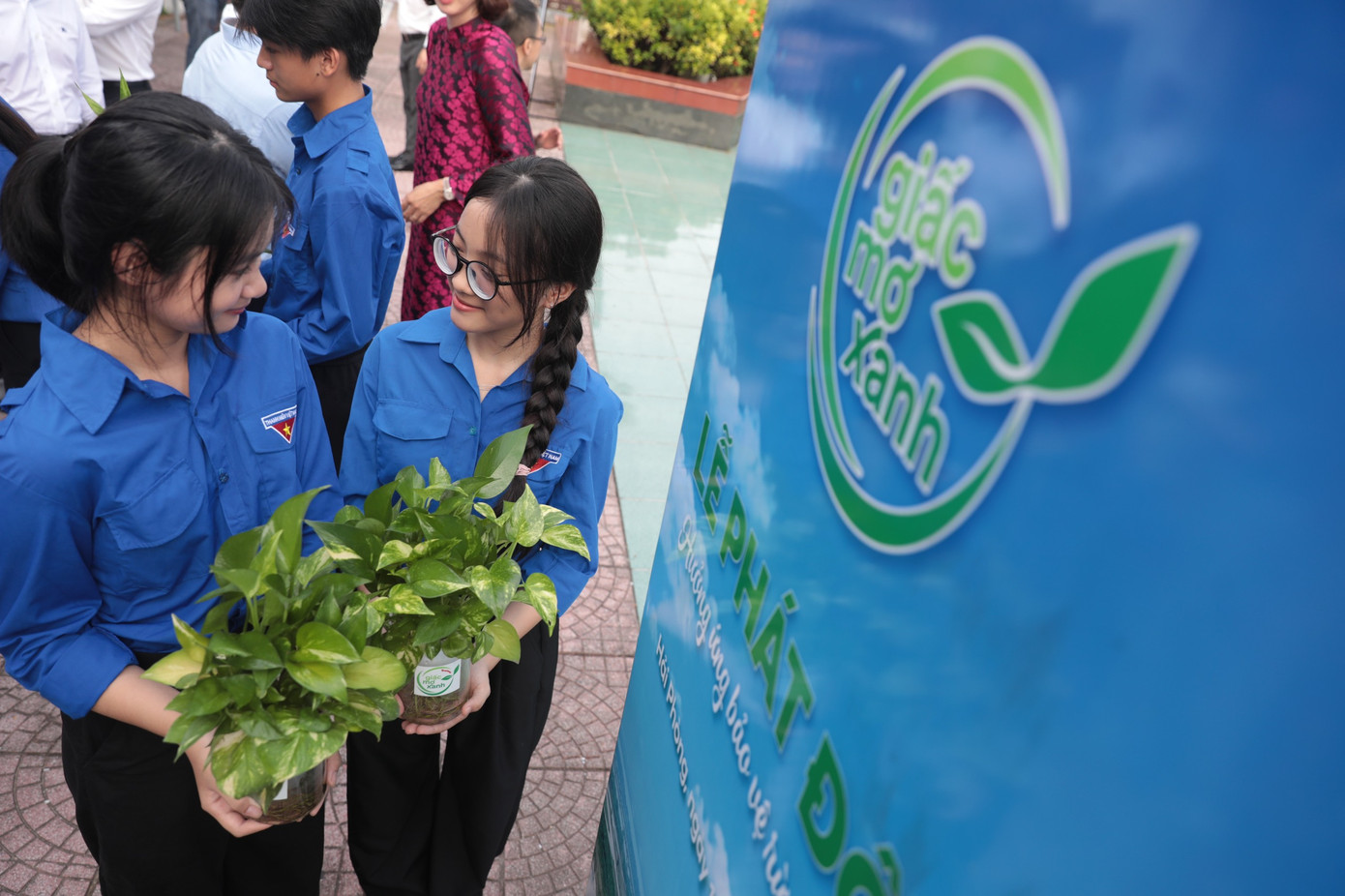 Đoàn viên Thanh niên và thế hệ trẻ Thành phố Hải Phòng sẵn sàng đi đầu trong công cuộc tuyên truyền, nâng cao ý thức người dân trong bảo vệ môi trường, đồng thời tích cực hành động để chương trình Giấc Mơ Xanh lan tỏa trong cộng đồng.