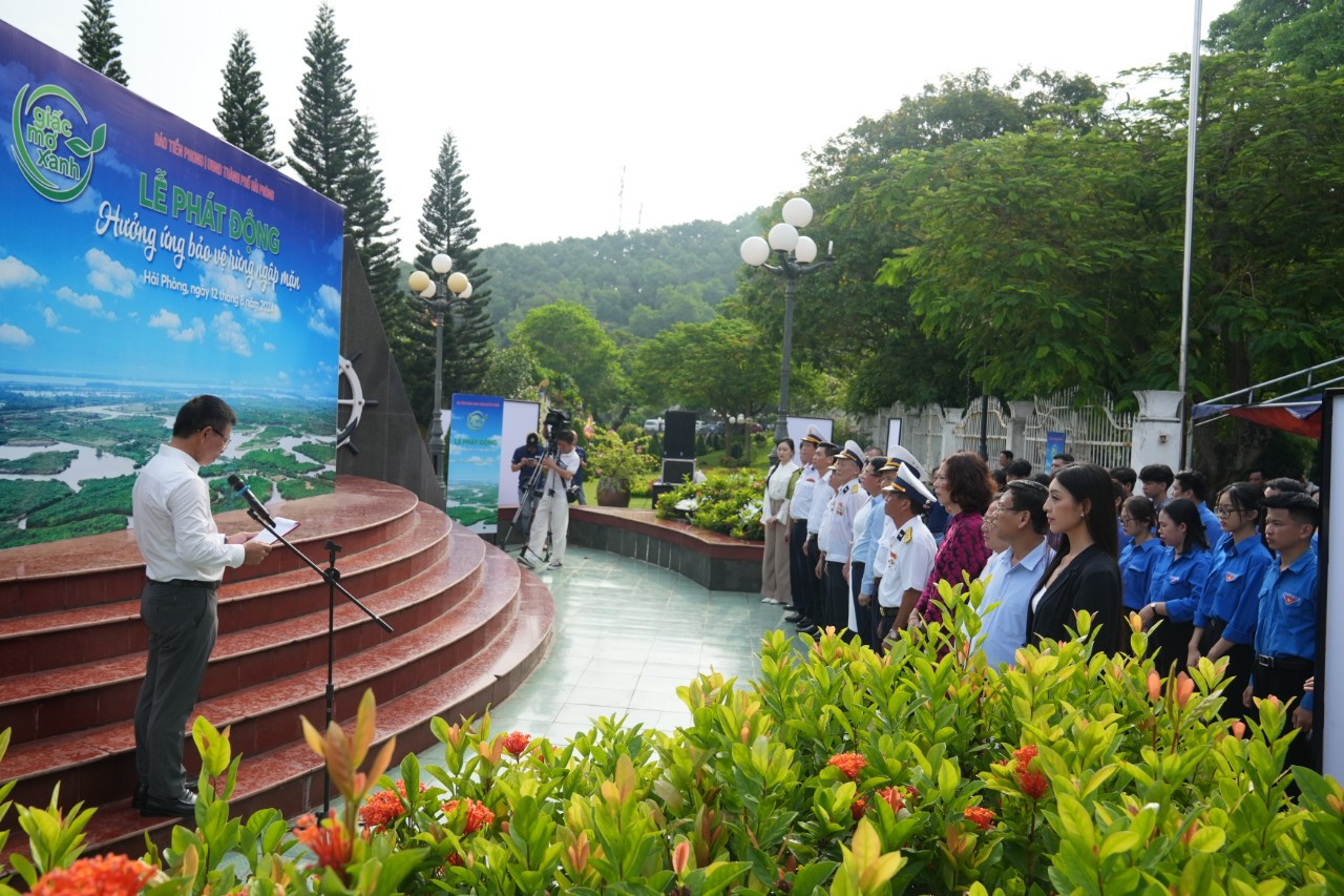 Nhà báo Phùng Công Sưởng hy vọng "sự kiện sẽ góp thêm màu xanh cho thành phố Hải Phòng, góp phần chung vào công cuộc bảo vệ môi trường và thích ứng với biến đổi khí hậu trong bối cảnh thiên tai ngày càng dị thường và khốc liệt".
