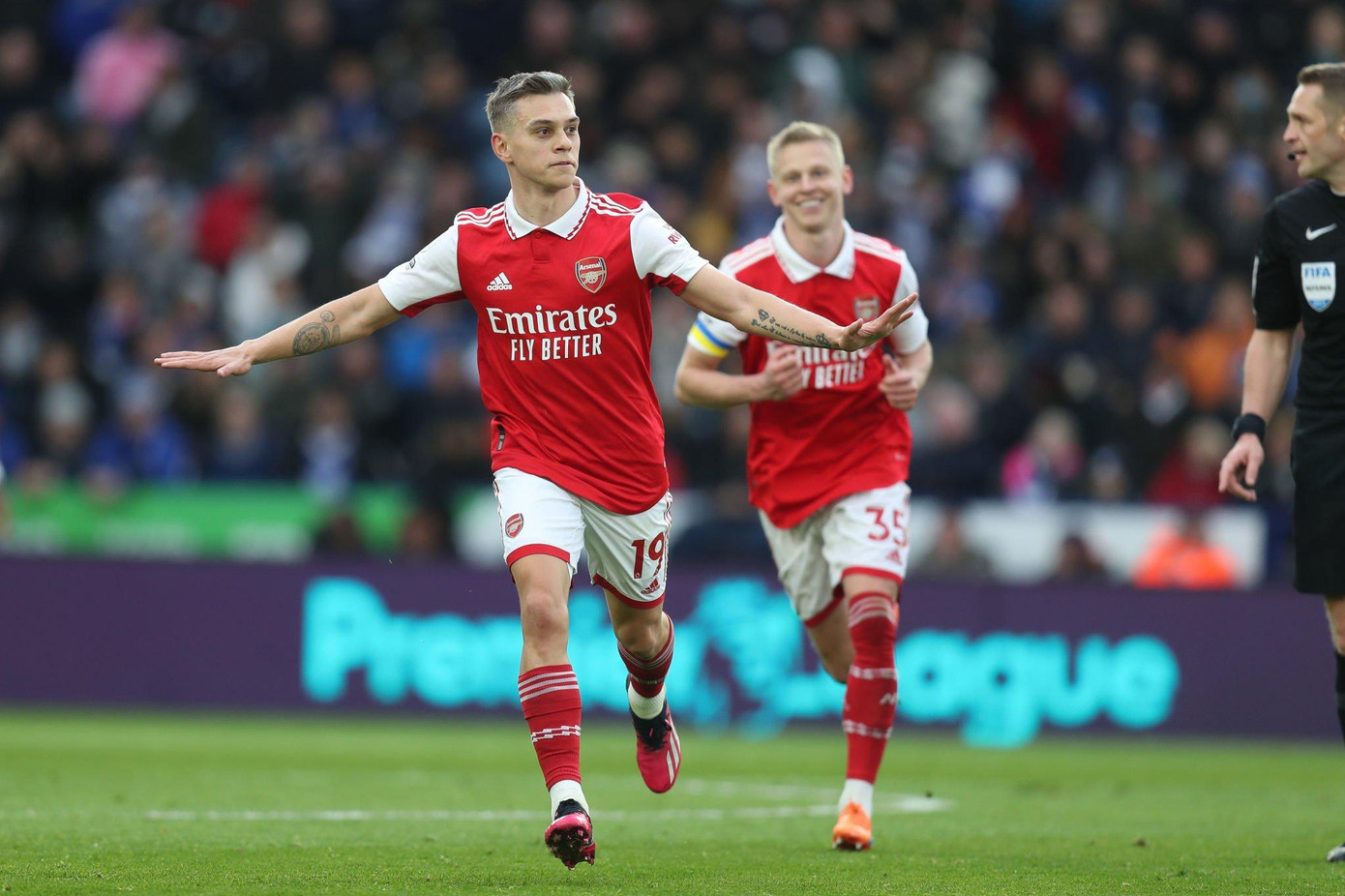 Thắng tối thiểu Leicester, Arsenal xây chắc ngôi đầu Ngoại hạng Anh ảnh 17 Thắng tối thiểu Leicester, Arsenal xây chắc ngôi đầu Ngoại hạng Anh ảnh 17