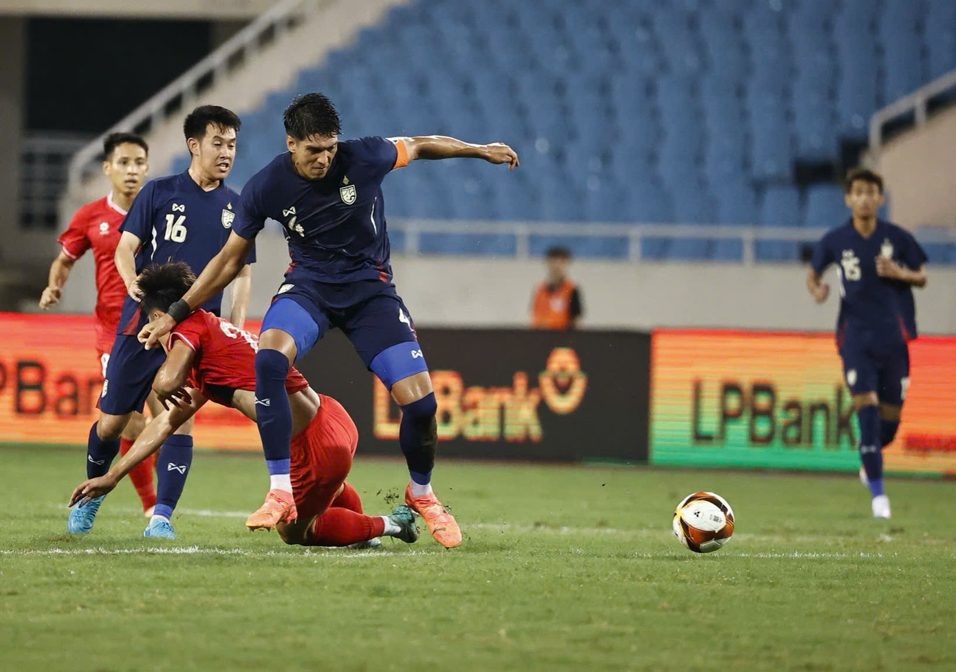 Việt Nam thua ngược Thái Lan ngay tại Mỹ Đình ảnh 28