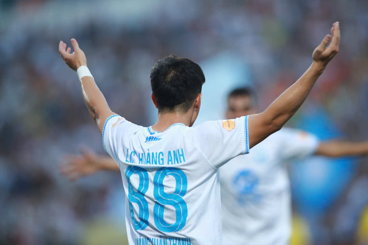 Thắng Đông Á Thanh Hoá, Nam Định vững ngôi đầu LPBank V-League 2024/25 ảnh 17