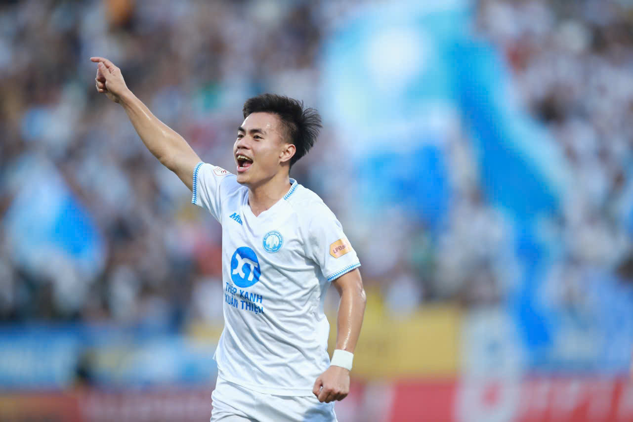 Thắng Đông Á Thanh Hoá, Nam Định vững ngôi đầu LPBank V-League 2024/25 ảnh 16